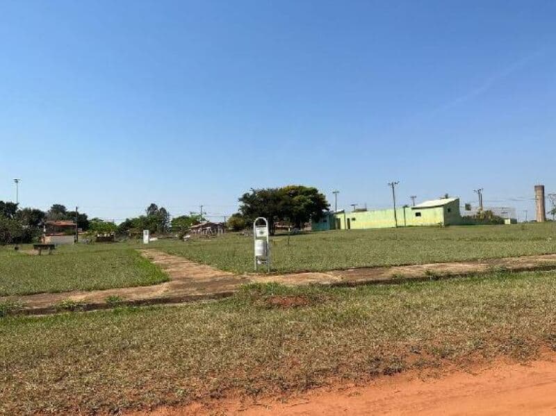 Foto 4 de 31: Terreno em leilão em Águas De Santa Bárbara - SP — LOTE 001 Imóvel com A.T. 2.000m², piscina, Parque dos Lagos, Água de Santa Bárbara/SP