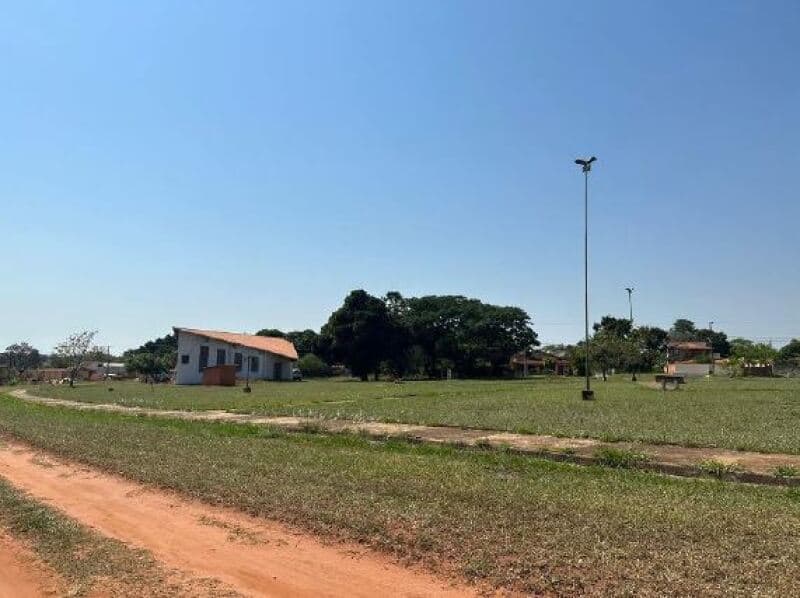 Foto 5 de 31: Terreno em leilão em Águas De Santa Bárbara - SP — LOTE 001 Imóvel com A.T. 2.000m², piscina, Parque dos Lagos, Água de Santa Bárbara/SP