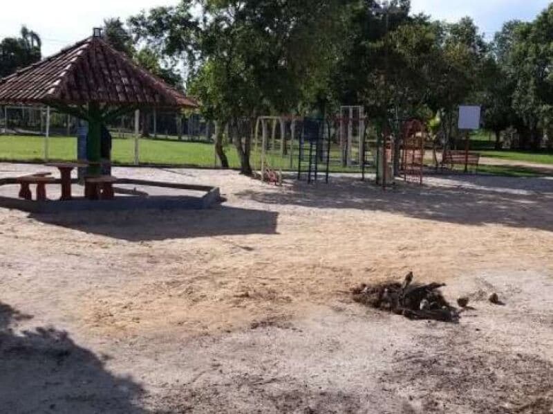 Foto 3 de 7: Terreno em leilão em Glicério - SP — LOTE 008 Terreno sob número 15, da quadra B, do loteamento denominado Castelamares 2, A.T. 281,45m²
