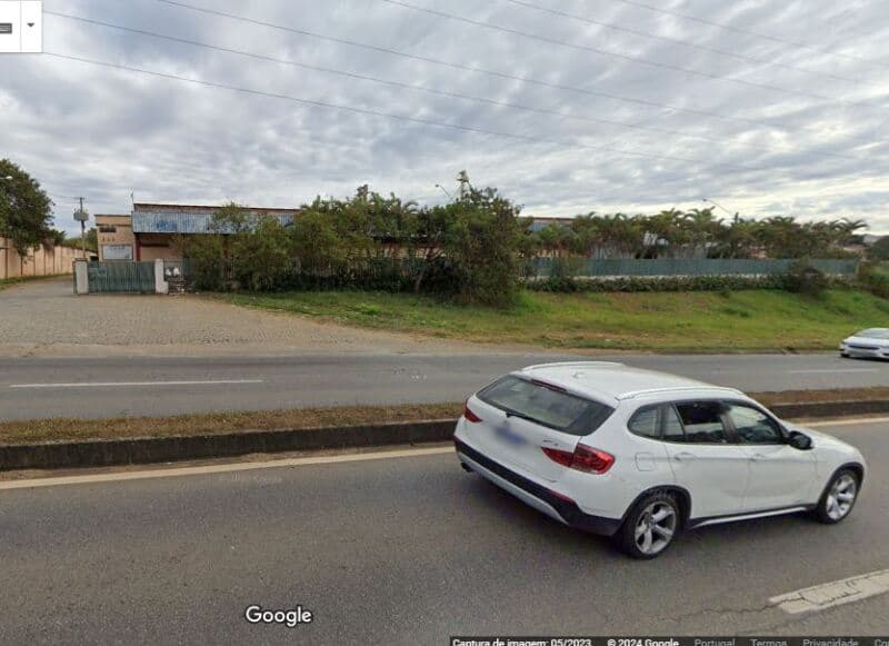 Foto 3 de 7: Comercial em leilão em Bragança Paulista - SP — LOTE 001 Imóvel com A.T. 33.866,51m², contendo: um enorme galpão comercial com diversas salas para a