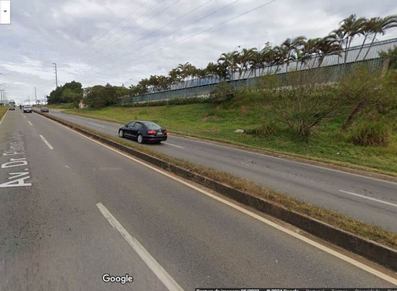 Foto 5 de 7: Comercial em leilão em Bragança Paulista - SP — LOTE 001 Imóvel com A.T. 33.866,51m², contendo: um enorme galpão comercial com diversas salas para a