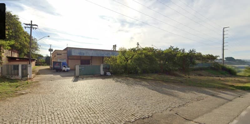 Foto 7 de 7: Comercial em leilão em Bragança Paulista - SP — LOTE 001 Imóvel com A.T. 33.866,51m², contendo: um enorme galpão comercial com diversas salas para a