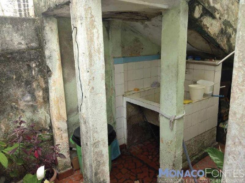 Foto 11 de 25: Casa em leilão em São Paulo - SP, bairro Vila Londrina — LOTE 001 Casa e terreno com A.T. 276m², edícula, Cangaíba, São Paulo/SP