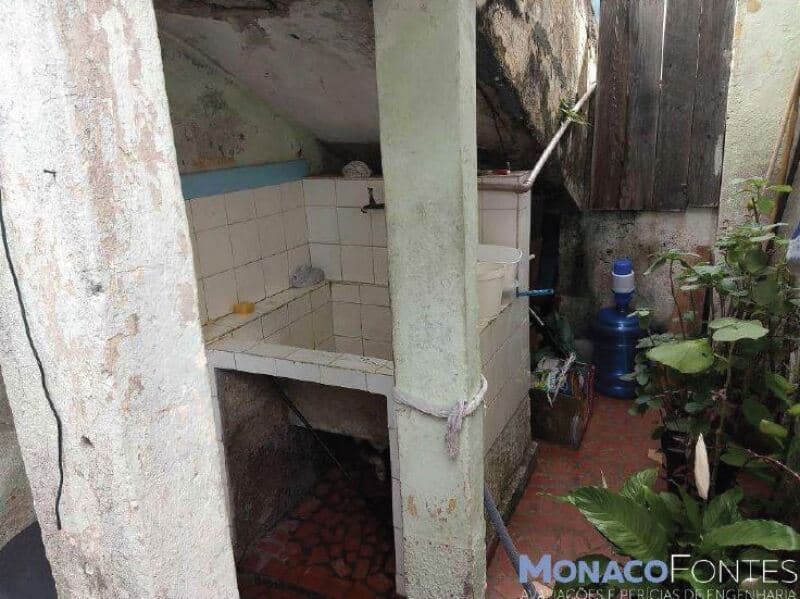 Foto 12 de 25: Casa em leilão em São Paulo - SP, bairro Vila Londrina — LOTE 001 Casa e terreno com A.T. 276m², edícula, Cangaíba, São Paulo/SP