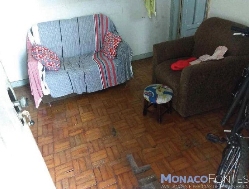 Foto 23 de 25: Casa em leilão em São Paulo - SP, bairro Vila Londrina — LOTE 001 Casa e terreno com A.T. 276m², edícula, Cangaíba, São Paulo/SP