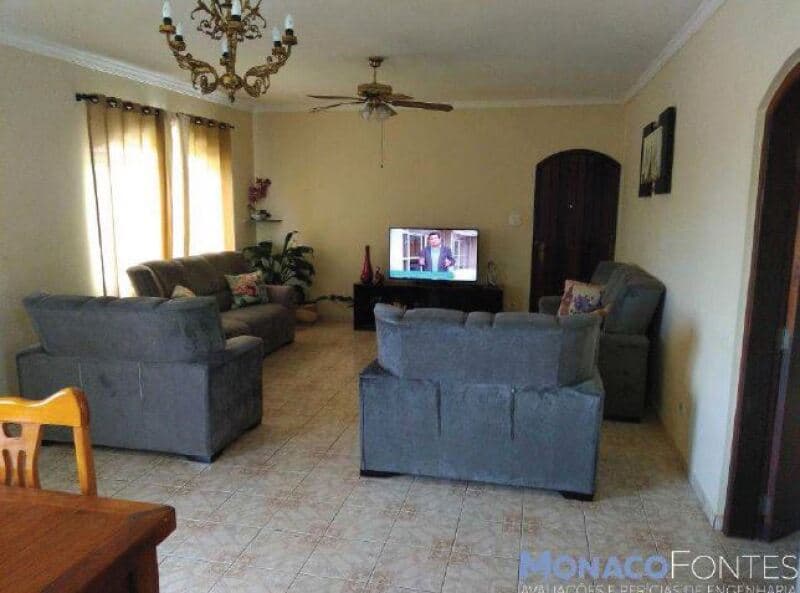 Foto 6 de 22: Terreno em leilão em Guararema - SP, bairro Vale dos Eucaliptos — LOTE 001 Terreno com A.T. 1.221,50m², Vale dos Eucaliptos, Guararema/SP