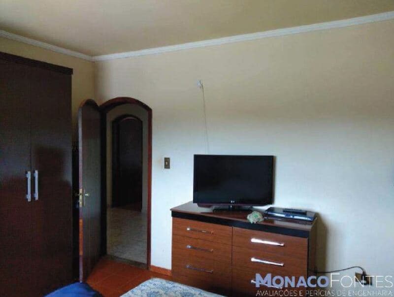 Foto 16 de 22: Terreno em leilão em Guararema - SP, bairro Vale dos Eucaliptos — LOTE 001 Terreno com A.T. 1.221,50m², Vale dos Eucaliptos, Guararema/SP