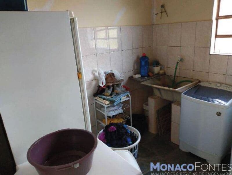 Foto 17 de 22: Terreno em leilão em Guararema - SP, bairro Vale dos Eucaliptos — LOTE 001 Terreno com A.T. 1.221,50m², Vale dos Eucaliptos, Guararema/SP