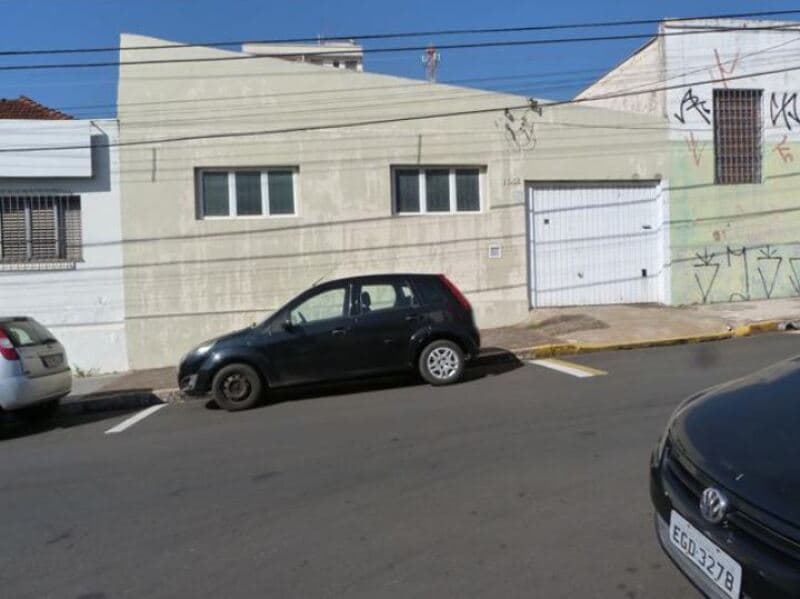 Comercial em leilão em Bauru - SP, bairro Centro — LOTE 001 Imóvel Residencial/Comercial, área de 235m², Centro, Bauru/SP
