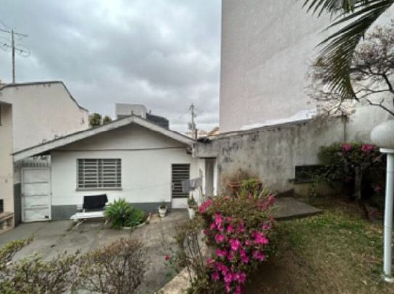 Casa em leilão em São Paulo - SP, bairro Vila Paulicéia — LOTE 001 Casa e Terreno com área de 278m², Tucuruvi, São Paulo/SP