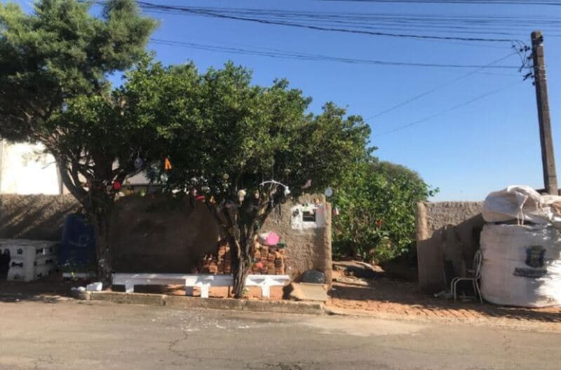 Foto 1 de 9: Casa em leilão em São José Do Rio Pardo - SP — LOTE 001 Casa de morada contendo 3 edificações, área de 300m², Vila Maschietto, São José do Rio Pard