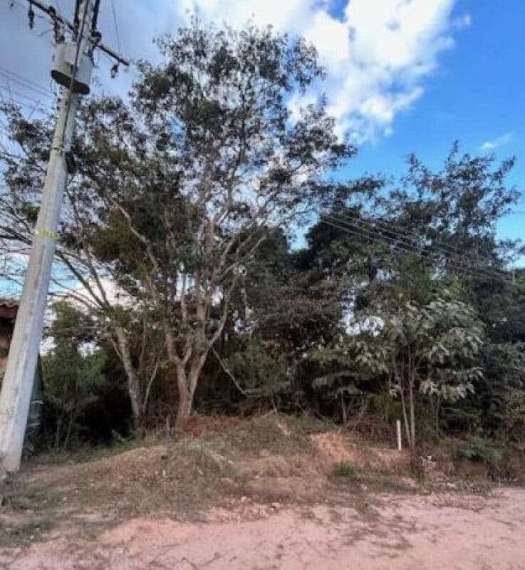 Foto 3 de 3: Terreno em leilão em Itatiba - SP — LOTE 035 Parte Ideal (50%) Terreno no Loteamento Real Parque D. Pedro I, 1.230m², Itatiba/SP