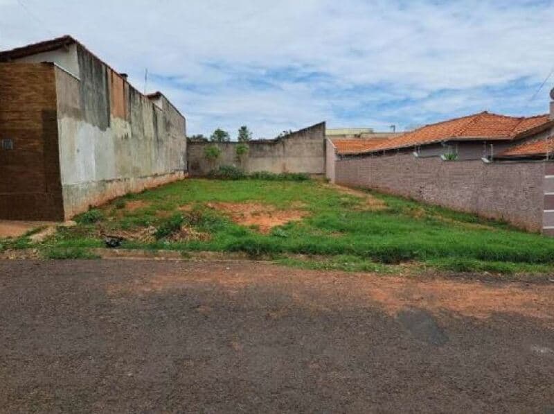 Foto 1 de 4: Terreno em leilão em Boa Esperança Do Sul - SP — LOTE 045 Terreno Lote 16, Quadra 02, 300m², Jd. Francisco Tomazin, Boa Esperança do Sul/SP