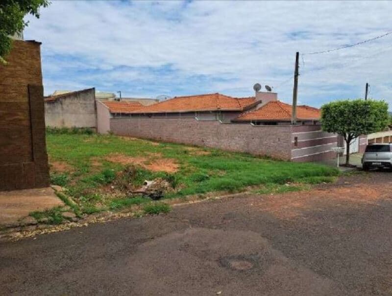 Foto 2 de 4: Terreno em leilão em Boa Esperança Do Sul - SP — LOTE 045 Terreno Lote 16, Quadra 02, 300m², Jd. Francisco Tomazin, Boa Esperança do Sul/SP