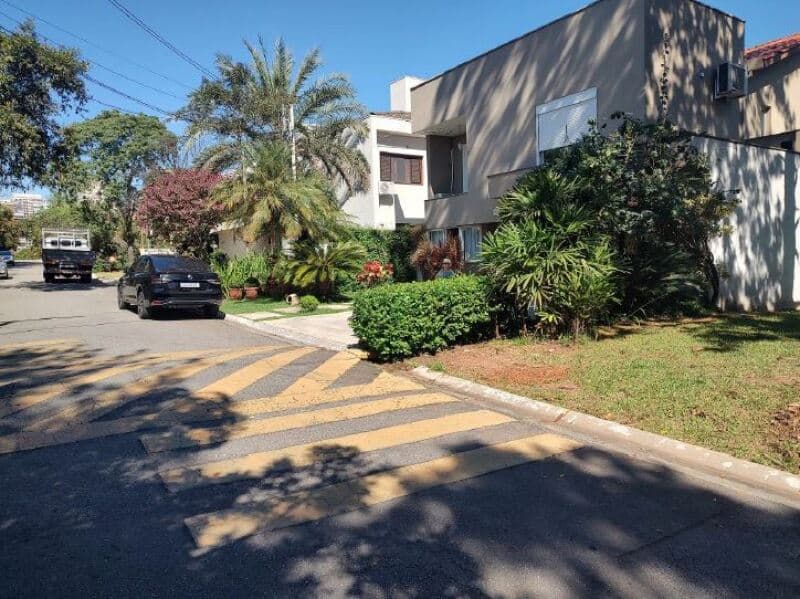 Foto 4 de 40: Casa em leilão em Santana De Parnaíba - SP — LOTE 001 Casa no loteamento Alphaville Residencial 3, A.T. 360m², A.C. 266m², Alphaville, Santana de