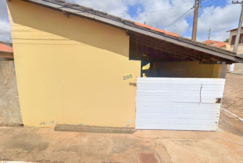 Foto 2 de 3: Terreno em leilão em Sarutaiá - SP — LOTE 001 Imóvel com A.T. 326m², Centro, Sarutaiá/SP