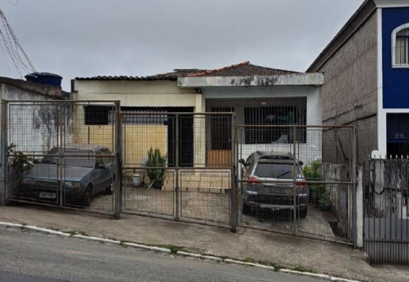 Terreno em leilão em São Paulo - SP, bairro Cidade Domitila — LOTE 001 Prédio com A.T. 300m², A.C. 235m², Jd. Nova Europa, São Paulo/SP