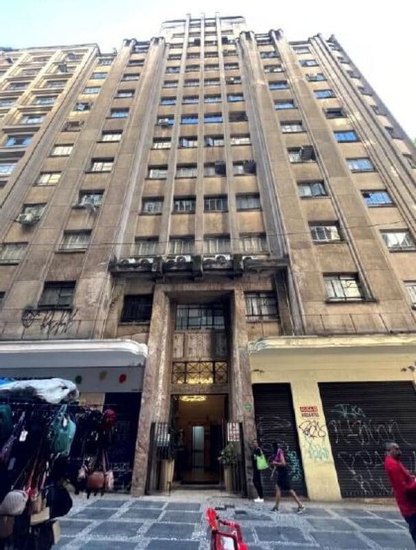 Comercial em leilão em São Paulo - SP, bairro Consolação — LOTE 001 Direitos do Conjunto nº 402, Ed. Walter Song, 135m², Consolação, São Paulo/SP