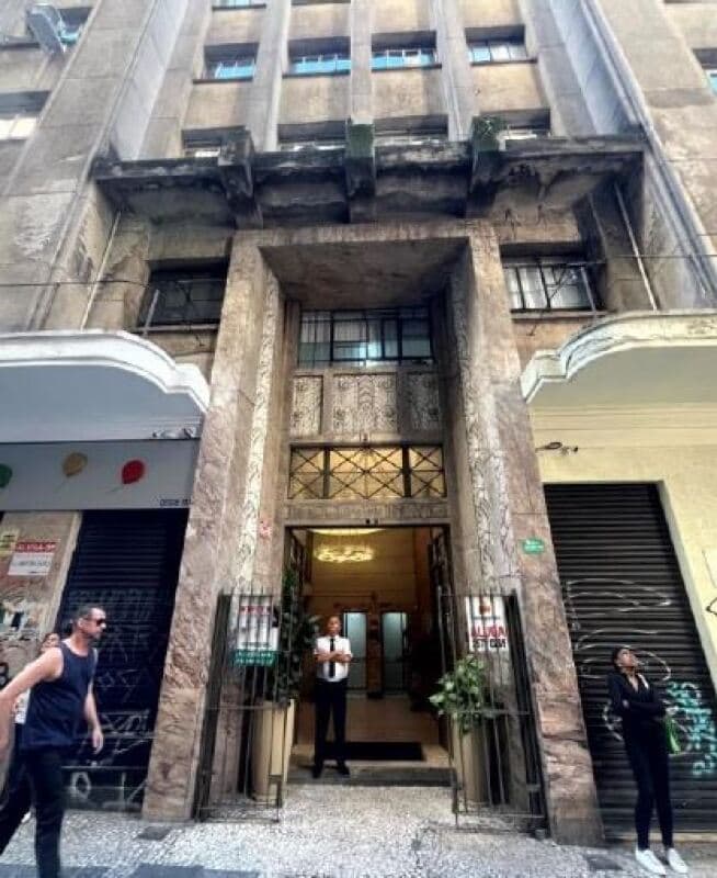 Foto 2 de 24: Terreno em leilão em São Paulo - SP, bairro Consolação — LOTE 001 Direitos do Conjunto nº 402, Ed. Walter Song, 135m², Consolação, São Paulo/SP