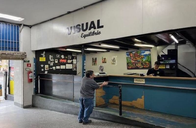 Foto 2 de 13: Comercial em leilão em São Paulo - SP, bairro Centro — LOTE 001 Loja comercial com 14m², Edifício e Galerias São Bento, Sé, São Paulo/SP