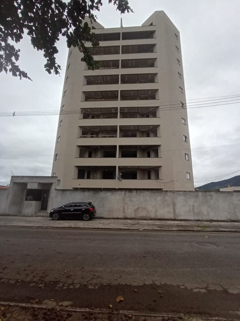 Foto 1 de 22: Apartamento em leilão em Caraguatatuba - SP, bairro Praia Indaiá — LOTE 001 (DIREITOS) - Apartamento em Caraguatatuba STUDIO 500 com 93m², 1 vaga, , Praia Indaiá - Car