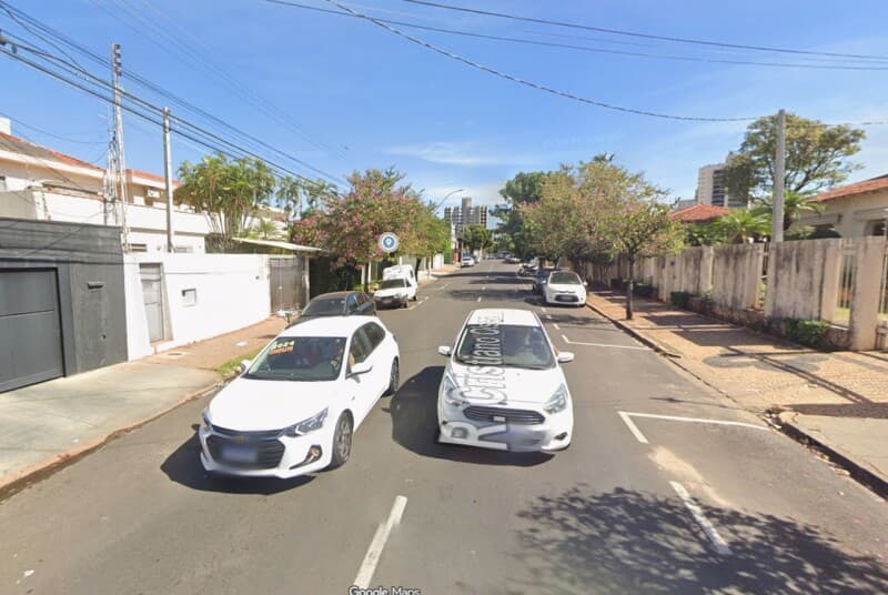 Foto 2 de 3: Casa em leilão em Araçatuba - SP, bairro Jardim Sumaré — LOTE 001 Sobrado com área de 450m², Jardim Sumaré, Araçatuba/SP