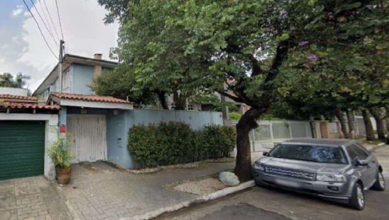 Casa em leilão em São Paulo - SP, bairro Moema — LOTE 001 Imóvel residencial com A.T. 311m², A.C. 290m², churrasqueira, Moema, São Paulo/SP
