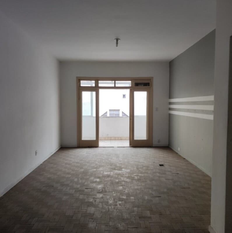 Foto 4 de 17: Apartamento em leilão em São Paulo - SP, bairro Santa Cecília — LOTE 001 Apartamento Ed. Lívia, A.U. 119m², 2 dorms, Santa Cecília, São Paulo/SP