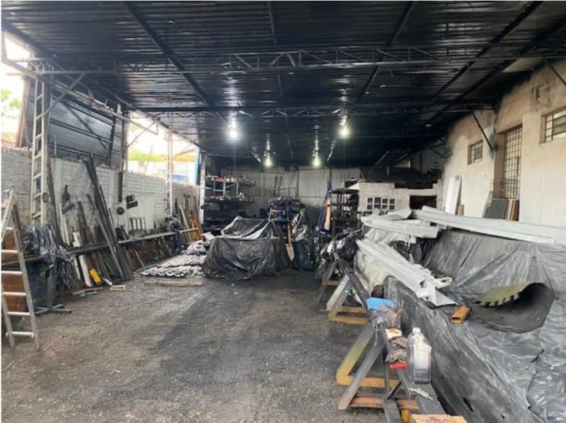 Foto 3 de 10: Terreno em leilão em Bauru - SP, bairro Jardim Araruna — LOTE 001 Galpão comercial com área de 304m², Jardim Araruna, Bauru/SP