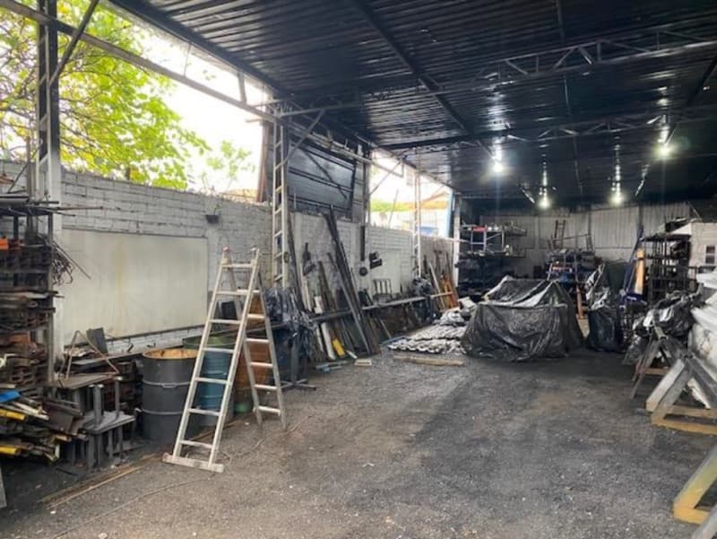 Foto 4 de 10: Terreno em leilão em Bauru - SP, bairro Jardim Araruna — LOTE 001 Galpão comercial com área de 304m², Jardim Araruna, Bauru/SP