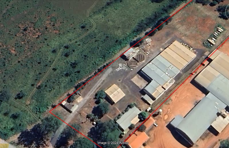 Comercial em leilão em Uberlândia - MG — LOTE 001 IMÓVEL COMERCIAL COM ÁREA DE 20.000M² SITUADO NA BR-452 EM UBERLÂNDIA/MG