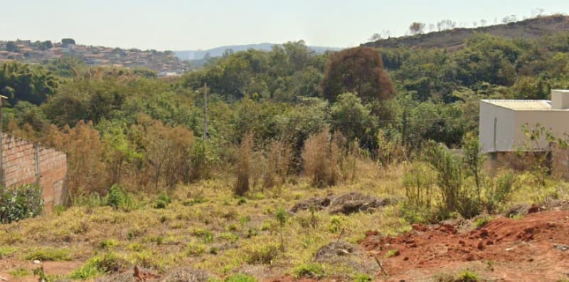 Terreno em leilão em Três Corações - MG — LOTE 002 LOTE N° 20 COM ÁREA DE 200M², BAIRRO ALTO DA COLINA EM TRÊS CORAÇÕES/MG