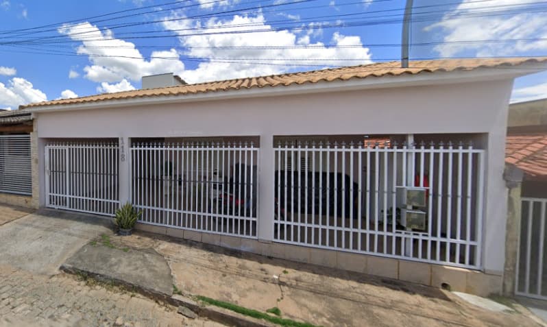 Terreno em leilão em Candeias - MG — LOTE 003 IMÓVEL 170M² NA RUA MIGUEL MARTINS DE CASTRO EM CANDEIAS/MG