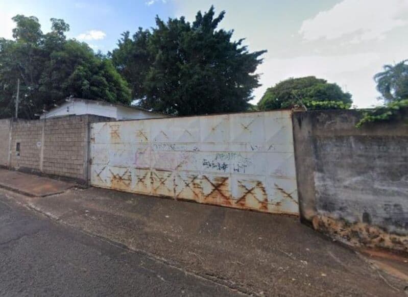 Terreno em leilão em Uberlândia - MG, bairro Brasil — LOTE 116 TERRENO LOTE NR 9 DE 400M² LOCALIZADO NA RUA BAHIA NO BAIRRO BRASIL EM UBERLÂNDIA