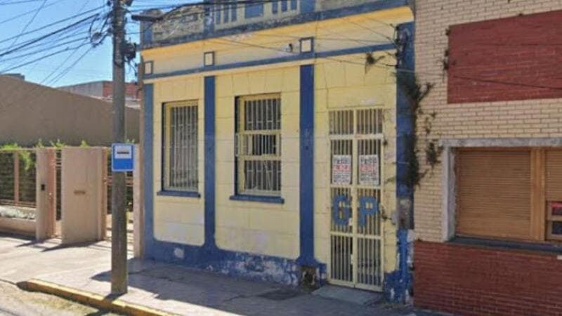 Comercial em leilão em Rio Grande - RS, bairro Centro — LOTE 049 CASA COMERCIAL LOCALIZADA NA RUA ANDRADE NEVES NO BAIRRO CENTRO DE RIO GRANDE/RS