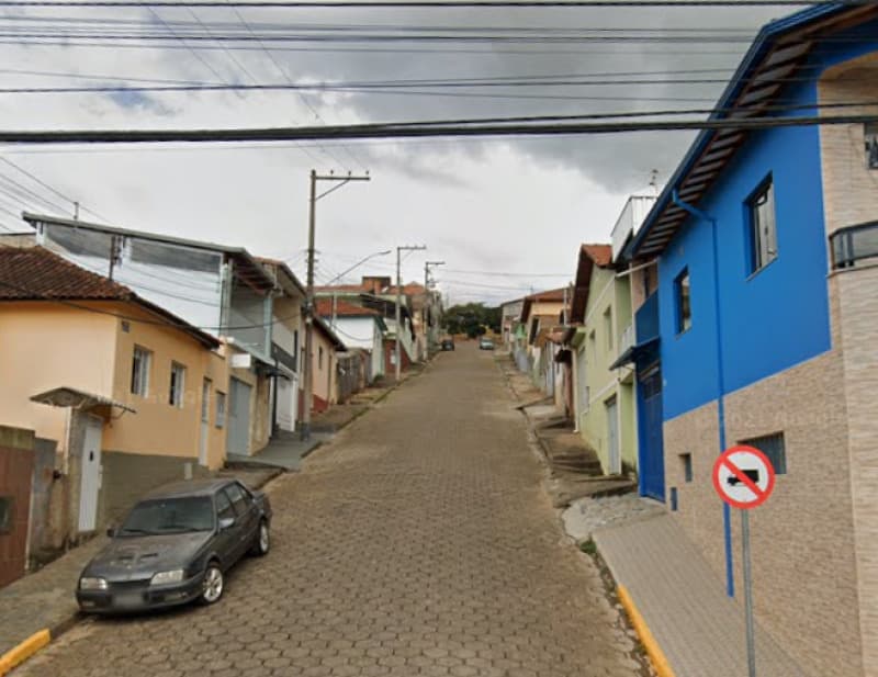 Casa em leilão em Cambuí - MG, bairro Vila São Judas Tadeu — LOTE 007 IMÓVEL RESIDENCIAL NO BAIRRO VILA SÃO JUDAS TADEU EM CAMBUI/MG