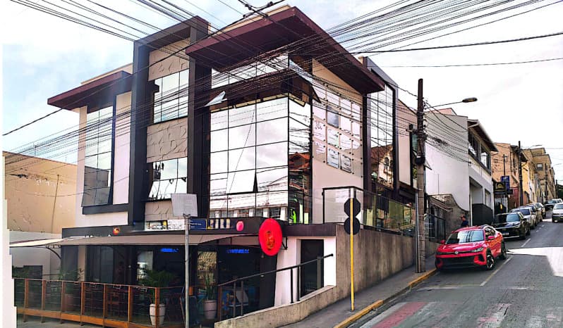 Foto 1 de 3: Comercial em leilão em Cambuí - MG, bairro Centro — LOTE 004 PRÉDIO COMERCIAL NO CENTRO DE CAMBUÍ/MG