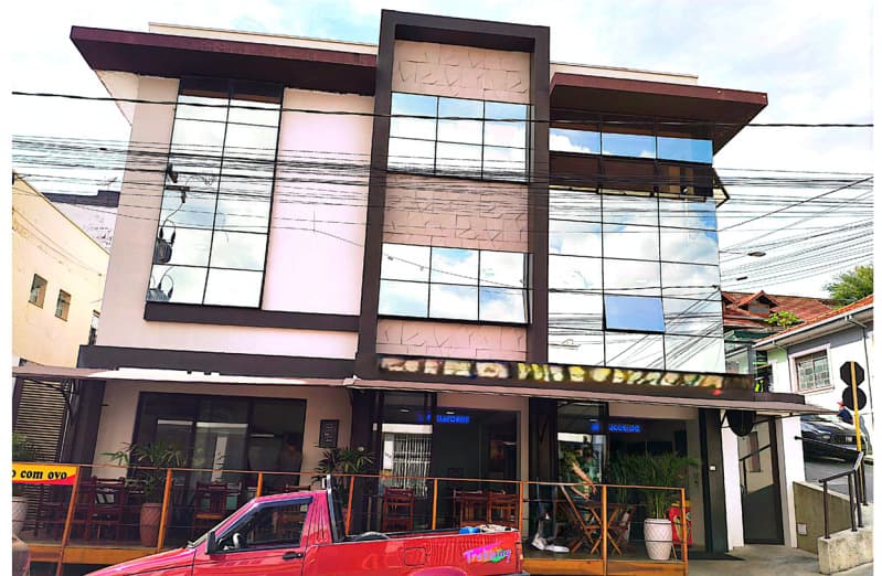Foto 2 de 3: Comercial em leilão em Cambuí - MG, bairro Centro — LOTE 004 PRÉDIO COMERCIAL NO CENTRO DE CAMBUÍ/MG