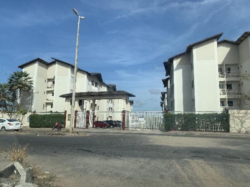 Apartamento em leilão em Fortaleza - CE — LOTE 050 APARTAMENTO EM FORTALEZA/CE