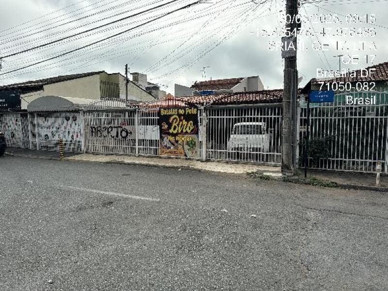 Casa em leilão em Brasília - DF — LOTE 057 CASA EM GUARA/DF