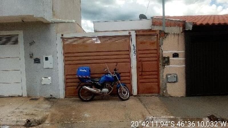 Casa em leilão em Passos - MG — LOTE 168 CASA EM PASSOS/MG - DESCONTO DE 29,23% DO VALOR DE AVALIAÇÃO NO 2º LEILÃO