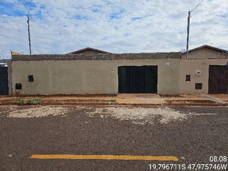 Casa em leilão em Uberaba - MG — LOTE 185 CASA EM UBERABA/MG - DESCONTO DE 12,14% DO VALOR DE AVALIAÇÃO NO 2º LEILÃO