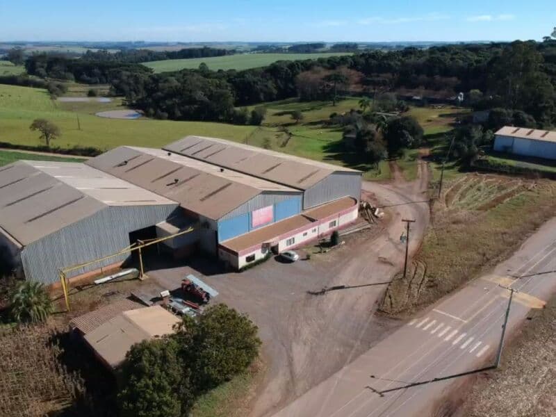 Foto 1 de 19: Comercial em leilão em Gentil - RS — LOTE 001 LOTE URBANO DA QUADRA Nº 72, com a área de 2.941,60m² em MARAU/RS + Benfeitorias