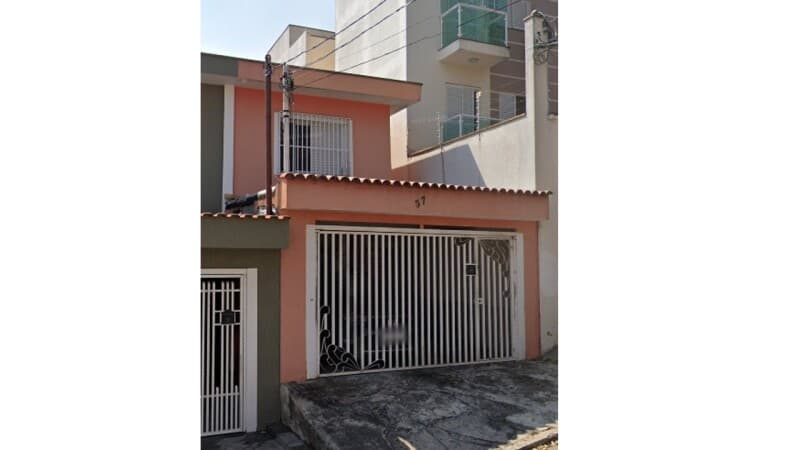 Casa em leilão em Santo André - SP — LOTE 002 PARTE IDEAL CASA 105m² - SANTO ANDRÉ