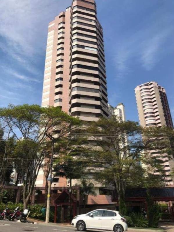 Apartamento em leilão em São Paulo - SP — LOTE 001 APARTAMENTO 473m² - TATUAPÉ