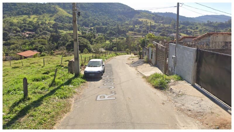 Foto 1 de 2: Terreno em leilão em Vargem - SP, bairro Rio Acima — LOTE 001 DIREITOS TERRENO 2.500m² - VARGEM