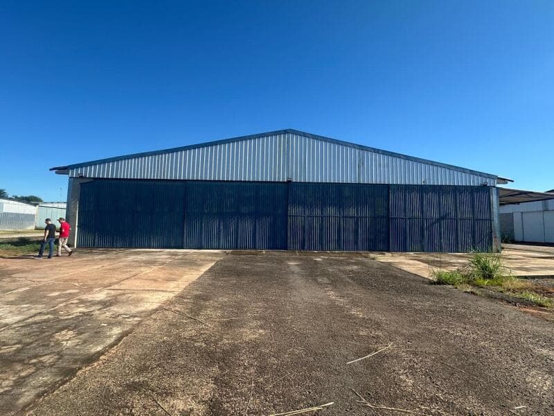 Foto 1 de 32: Terreno em leilão em Araguaína - TO — LOTE 001 Cota participação na associação privada VOART (hangar) em Araguaina-TO.