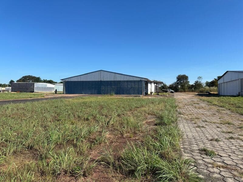Foto 13 de 32: Terreno em leilão em Araguaína - TO — LOTE 001 Cota participação na associação privada VOART (hangar) em Araguaina-TO.