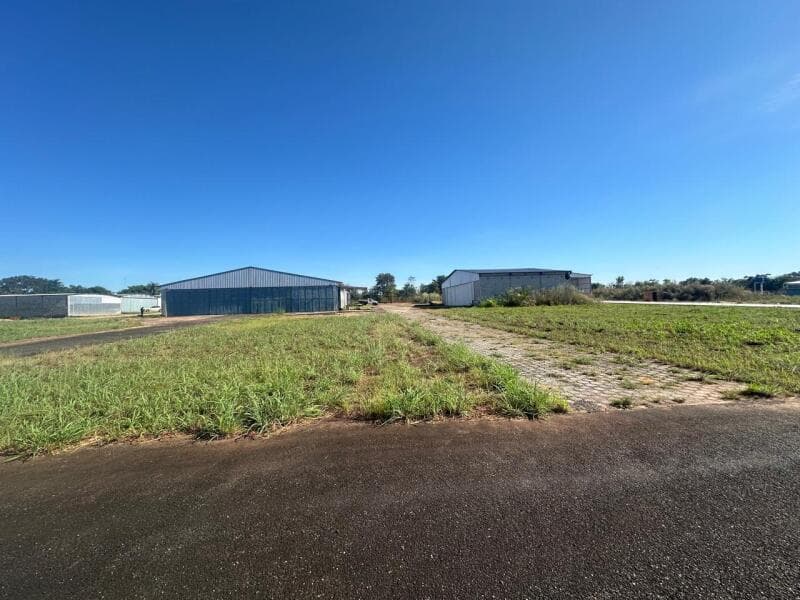 Foto 19 de 32: Terreno em leilão em Araguaína - TO — LOTE 001 Cota participação na associação privada VOART (hangar) em Araguaina-TO.