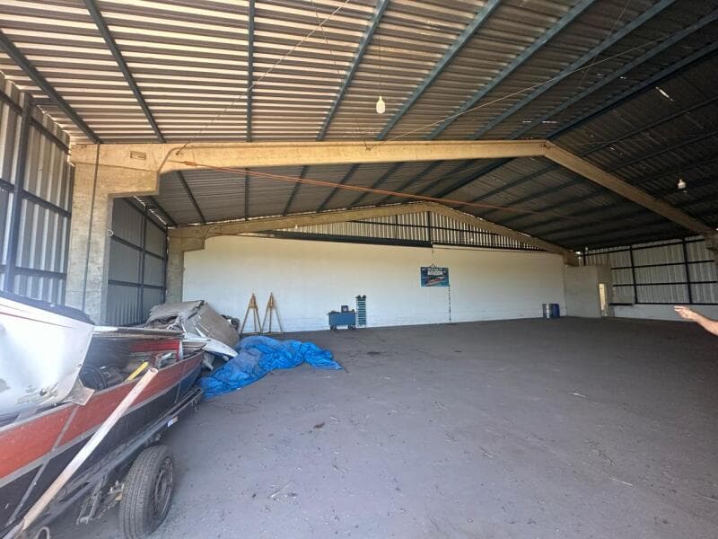 Foto 30 de 32: Terreno em leilão em Araguaína - TO — LOTE 001 Cota participação na associação privada VOART (hangar) em Araguaina-TO.